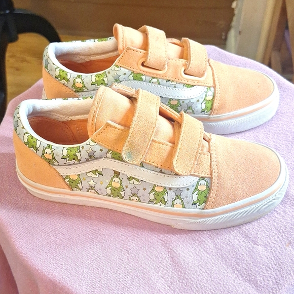 Adorable Girls Velcro Van's Sneakers - Picture 4 of 8